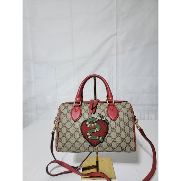 GUCCI GG Supreme Monogram Kingsnake Heart Embroidered Small Boston Bag - Picture 2 of 14